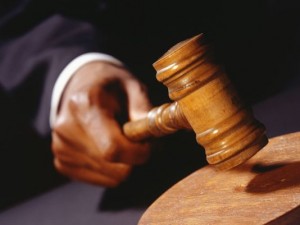 judge striking a gavel